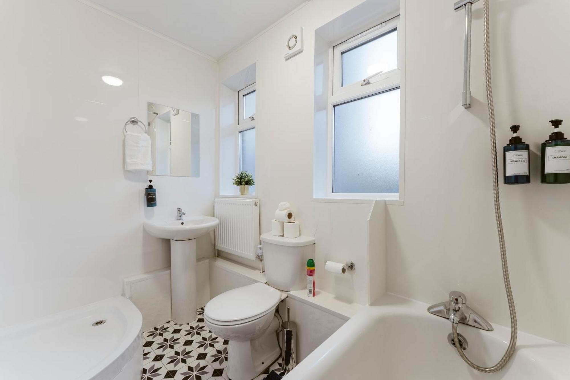 Stratford Great Rooms To Stay - 20 Лондон Екстериор снимка